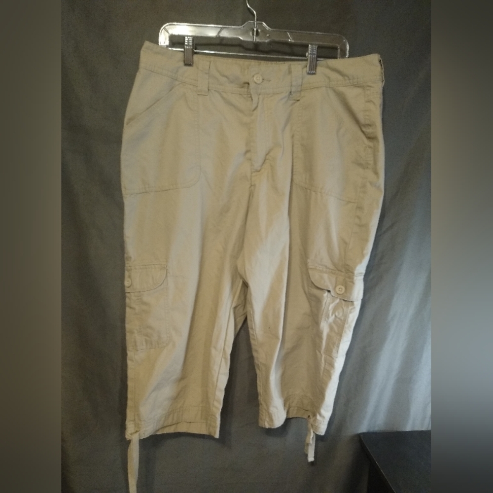 Riders by Lee beige plus size capris